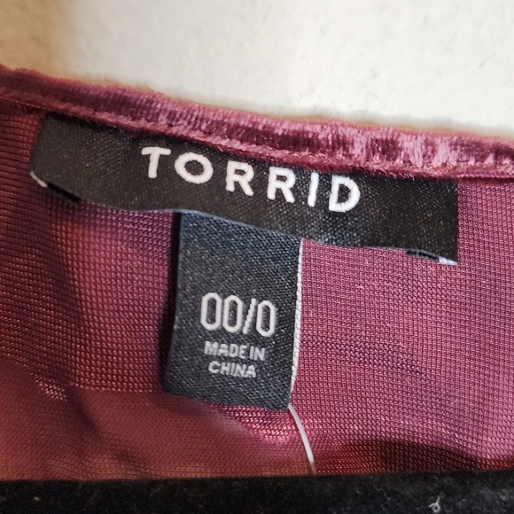 NWT Torrid Burnout Velvet Kimono Burgundy Floral size 00/0 M/L - Picture 3 of 16